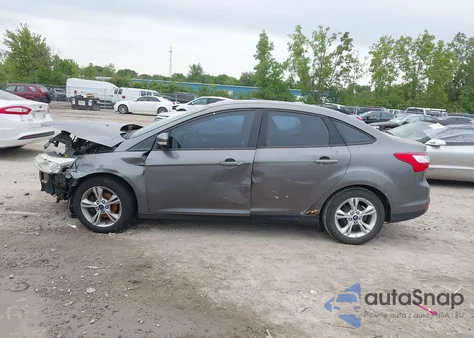 2013 Ford Focus Se z USA, uszkodzony, nr VIN 1FADP3F28DL348405